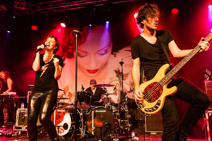 Anneke Van Giersbergen @ Effenaar, picture 19, photographed by Edwin Houdevelt - FrontView Magazine