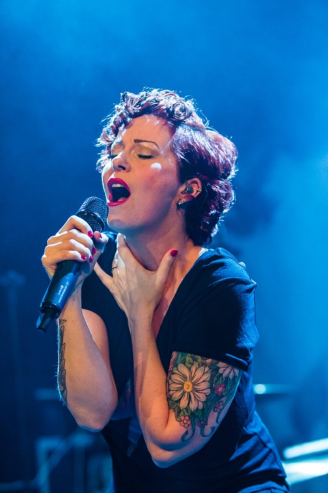 Anneke Van Giersbergen @ Effenaar, picture 25, photographed by Edwin Houdevelt - FrontView Magazine