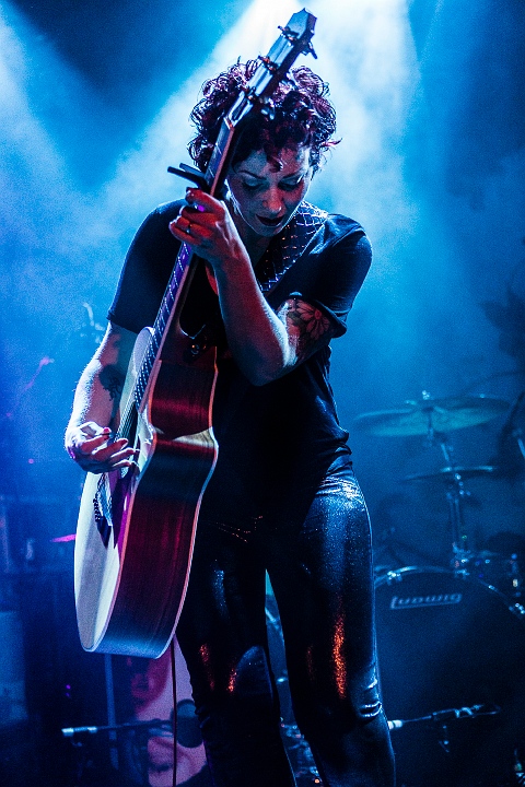 Anneke Van Giersbergen @ Effenaar, picture 33, photographed by Edwin Houdevelt - FrontView Magazine