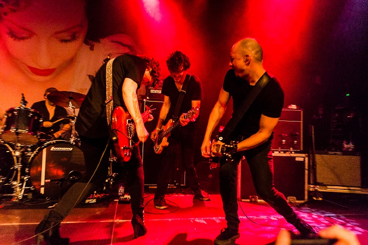 Anneke Van Giersbergen @ Effenaar, picture 40, photographed by Edwin Houdevelt - FrontView Magazine
