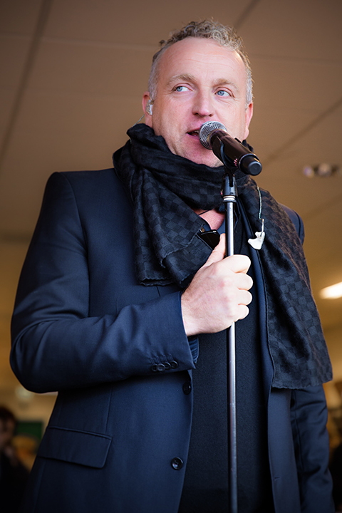 Gordon @ Berk Music Eindhoven en Saturn Tilburg, picture 10, photographed by Elke Briers - FrontView Magazine