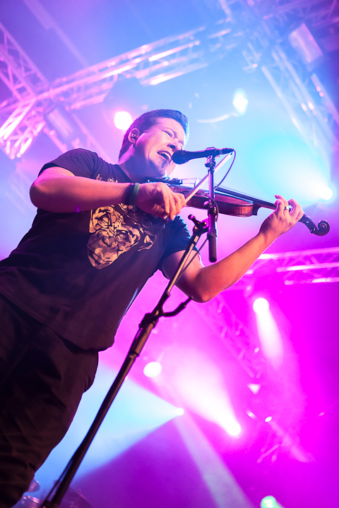 Yellowcard @ Vans Warped Tour NL, picture 17, photographed by Dorien Goetschalckx - FrontView Magazine