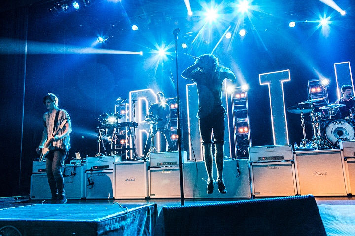 Bring Me The Horizon @ AB Brussel, picture 7, photographed by Edwin Houdevelt - FrontView Magazine