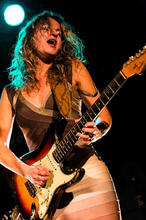 Ana Popovic @ Muziekodroom, picture 24, photographed by Edwin Houdevelt - FrontView Magazine
