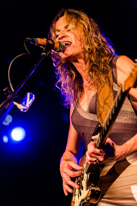 Ana Popovic @ Muziekodroom, picture 28, photographed by Edwin Houdevelt - FrontView Magazine