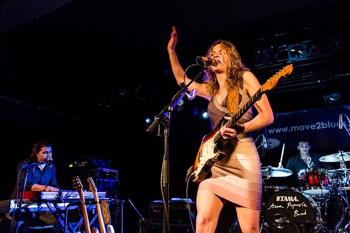 Ana Popovic @ Muziekodroom, picture 35, photographed by Edwin Houdevelt - FrontView Magazine