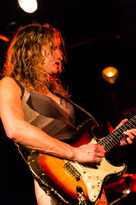 Ana Popovic @ Muziekodroom, picture 44, photographed by Edwin Houdevelt - FrontView Magazine