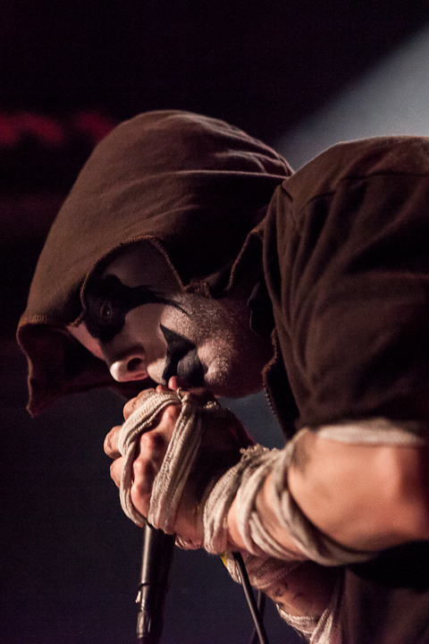 Deadly Circus Fire @ 013, picture 5, photographed by Dorien Goetschalckx - FrontView Magazine