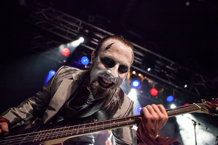 Deadly Circus Fire @ 013, picture 16, photographed by Dorien Goetschalckx - FrontView Magazine