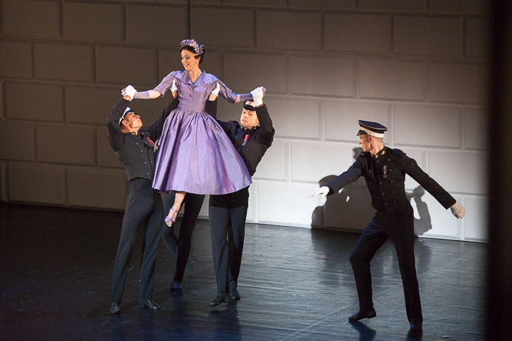 Matthew Bourne's Swan Lake @ Stadsschouwburg, picture 13, photographed by Koen Rondelez - FrontView Magazine