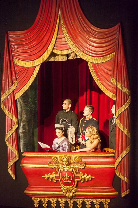 Matthew Bourne's Swan Lake @ Stadsschouwburg, picture 21, photographed by Koen Rondelez - FrontView Magazine