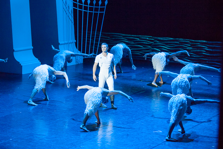 Matthew Bourne's Swan Lake @ Stadsschouwburg, picture 42, photographed by Koen Rondelez - FrontView Magazine