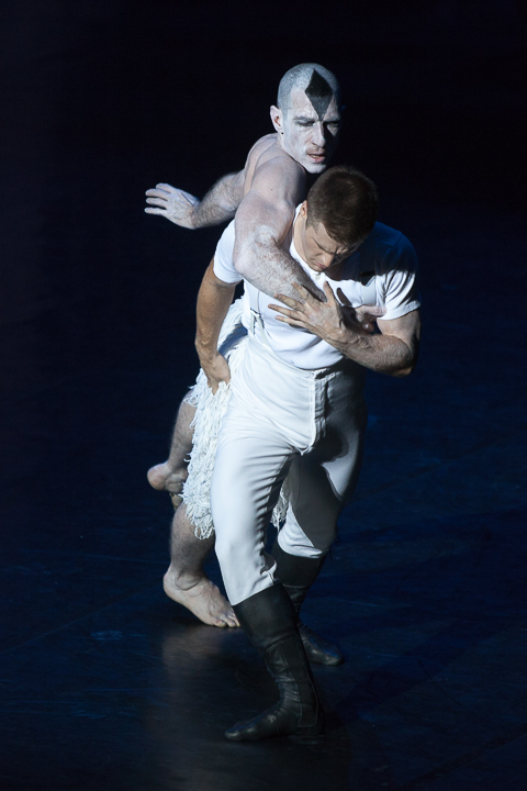 Matthew Bourne's Swan Lake @ Stadsschouwburg, picture 44, photographed by Koen Rondelez - FrontView Magazine