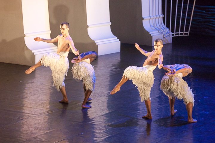 Matthew Bourne's Swan Lake @ Stadsschouwburg, picture 48, photographed by Koen Rondelez - FrontView Magazine