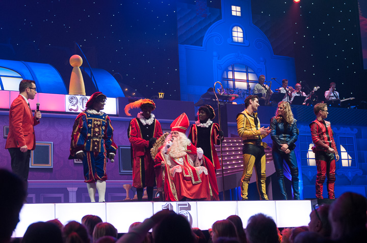 De grote Sinterklaasshow 2013 @ Sportpaleis, foto 104, foto's door Dimitri Vanlommel - FrontView Magazine
