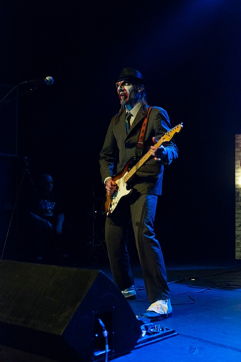 Banane Metalik @ Old School Rockabilly Psychosis Night Trix, picture 2, photographed by Edwin Houdevelt - FrontView Magazine