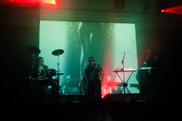 Front 242 @ De Casino, picture 3, photographed by Davy Vissers - FrontView Magazine