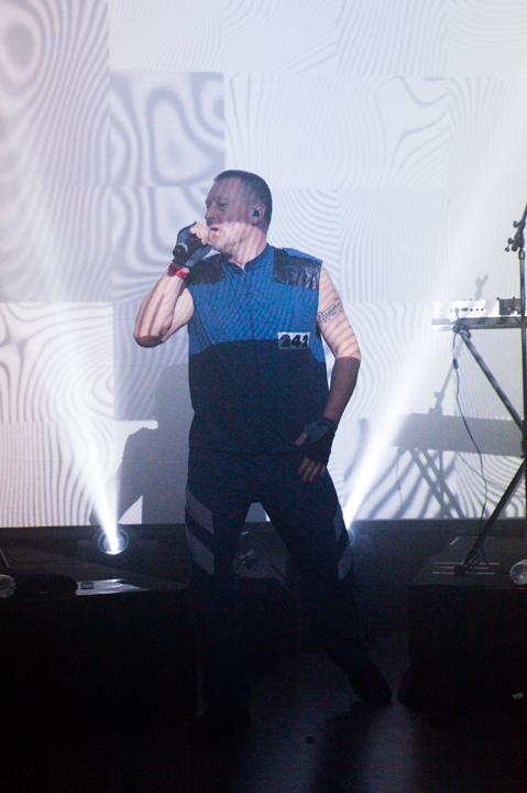 Front 242 @ De Casino, picture 11, photographed by Davy Vissers - FrontView Magazine