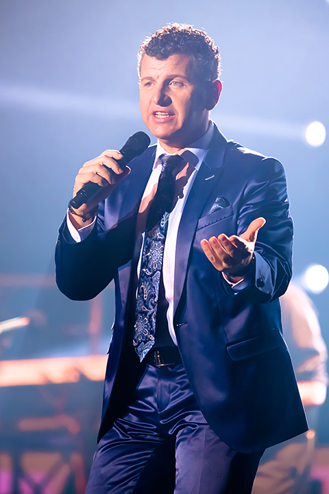 Semino Rossi @ Ethias Arena, picture 1, photographed by Elke Briers - FrontView Magazine