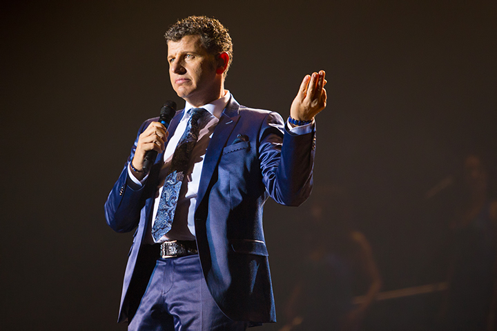 Semino Rossi @ Ethias Arena, picture 5, photographed by Elke Briers - FrontView Magazine