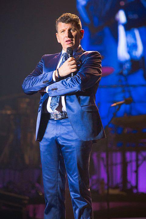Semino Rossi @ Ethias Arena, picture 8, photographed by Elke Briers - FrontView Magazine