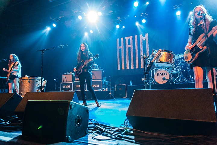 Haim @ Trix, picture 10, photographed by Edwin Houdevelt - FrontView Magazine