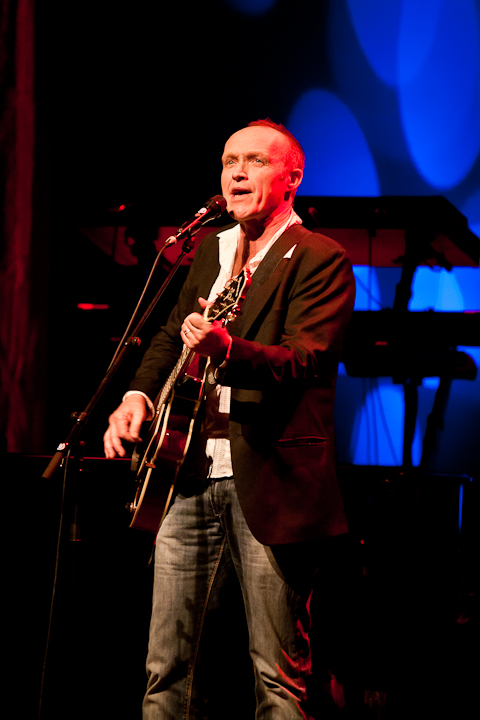 Stef Bos & Band @ de Warande, picture 1, photographed by Carine Wouters - FrontView Magazine