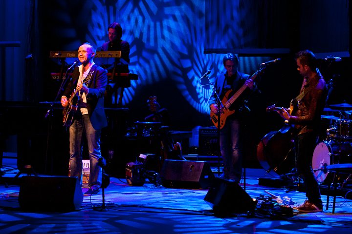 Stef Bos & Band @ de Warande, picture 6, photographed by Carine Wouters - FrontView Magazine