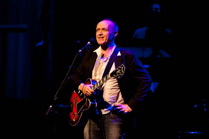 Stef Bos & Band @ de Warande, picture 17, photographed by Carine Wouters - FrontView Magazine