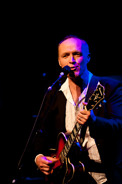 Stef Bos & Band @ de Warande, picture 20, photographed by Carine Wouters - FrontView Magazine