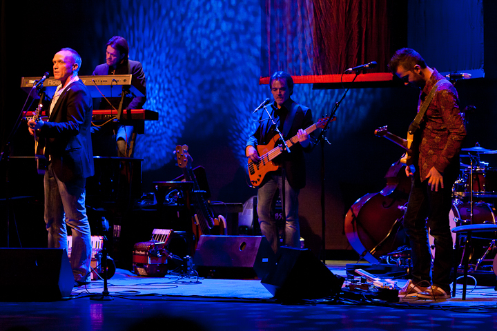 Stef Bos & Band @ de Warande, picture 21, photographed by Carine Wouters - FrontView Magazine