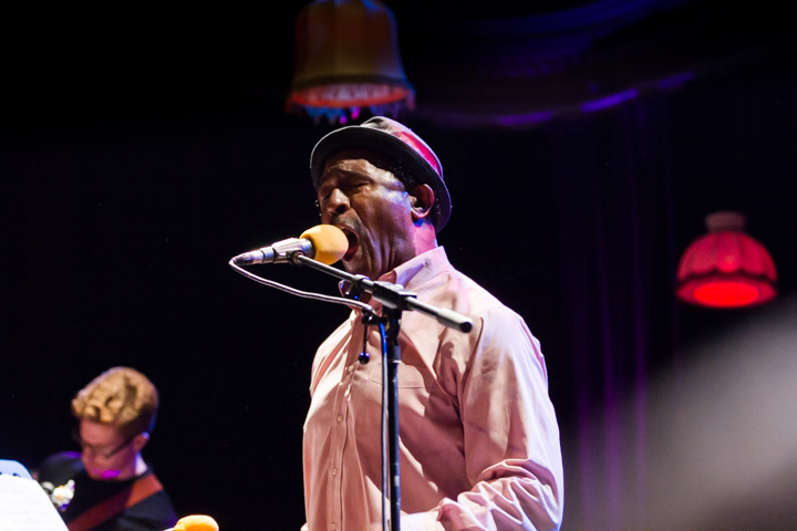 The Grandmothers of Invention @ De Casino Sint-Niklaas, picture 3, photographed by Guy Danneels - FrontView Magazine