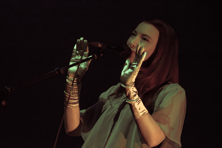 Chrysta Bell @ CC Evergem, picture 4, photographed by Walter Grimm - FrontView Magazine