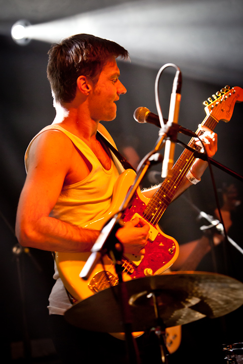 De Geweldigheid @ 013, picture 2, photographed by Gunter Van Hoye - FrontView Magazine