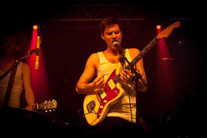De Geweldigheid @ 013, picture 6, photographed by Gunter Van Hoye - FrontView Magazine