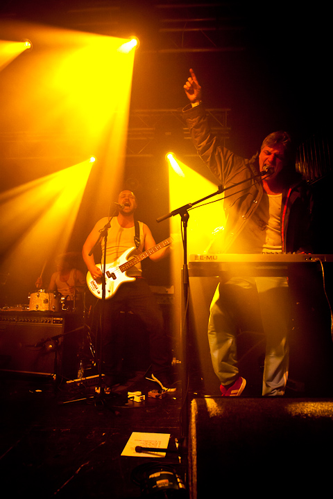 De Geweldigheid @ 013, picture 8, photographed by Gunter Van Hoye - FrontView Magazine