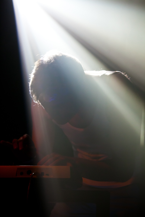 De Geweldigheid @ 013, picture 11, photographed by Gunter Van Hoye - FrontView Magazine