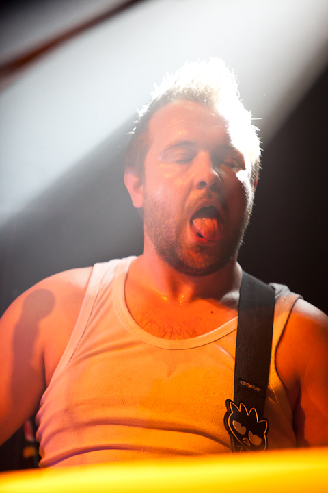 De Geweldigheid @ 013, picture 13, photographed by Gunter Van Hoye - FrontView Magazine