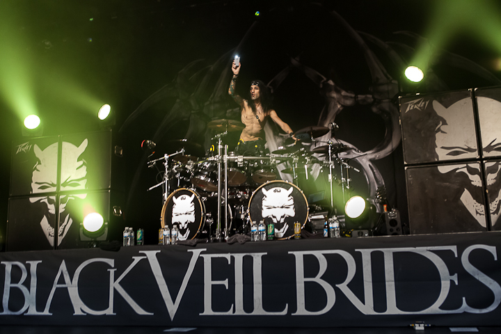 Black Veil Brides @ Trix, picture 1, photographed by Dorien Goetschalckx - FrontView Magazine