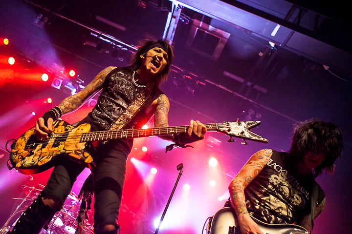 Black Veil Brides @ Trix, picture 5, photographed by Dorien Goetschalckx - FrontView Magazine
