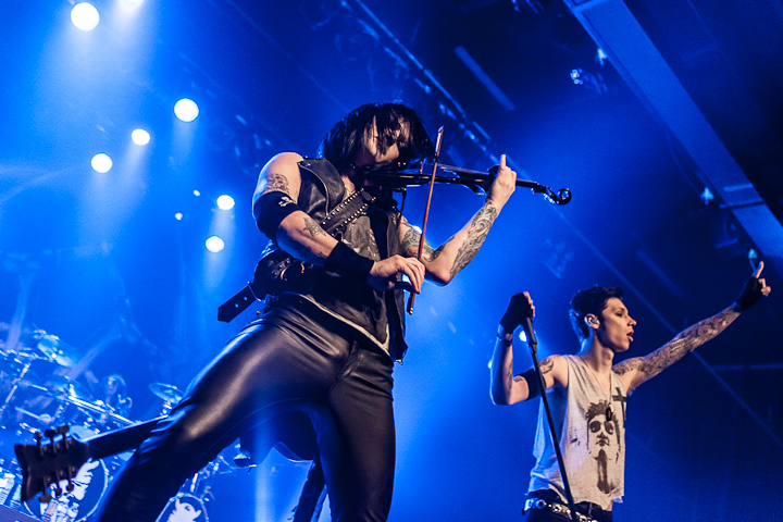 Black Veil Brides @ Trix, picture 14, photographed by Dorien Goetschalckx - FrontView Magazine