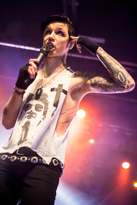 Black Veil Brides @ Trix, picture 23, photographed by Dorien Goetschalckx - FrontView Magazine