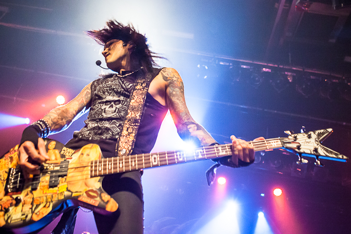 Black Veil Brides @ Trix, picture 28, photographed by Dorien Goetschalckx - FrontView Magazine
