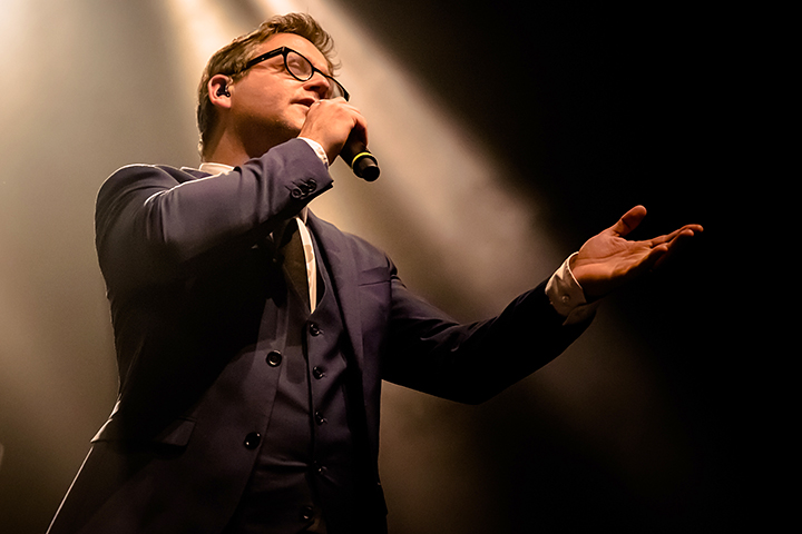 Guus Meeuwis - Het Kan Hier Zo Mooi Zijn @ 013, picture 8, photographed by Elke Briers - FrontView Magazine