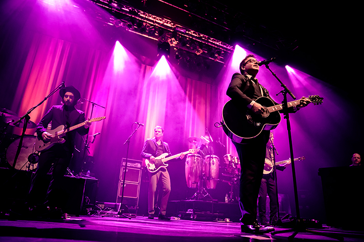 Guus Meeuwis - Het Kan Hier Zo Mooi Zijn @ 013, picture 11, photographed by Elke Briers - FrontView Magazine