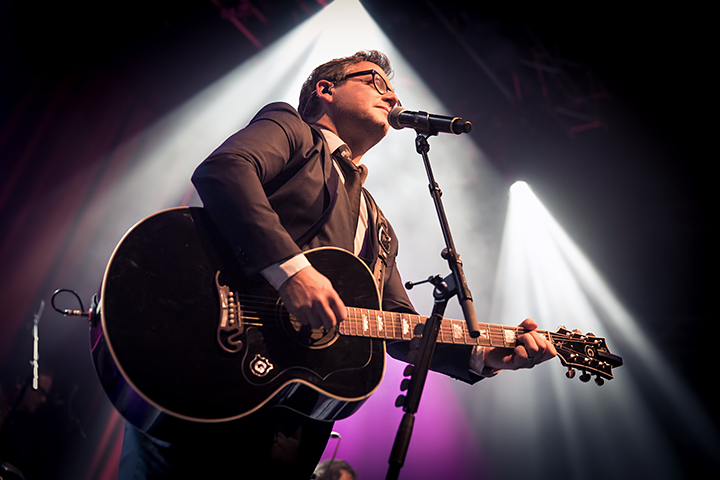 Guus Meeuwis - Het Kan Hier Zo Mooi Zijn @ 013, picture 12, photographed by Elke Briers - FrontView Magazine