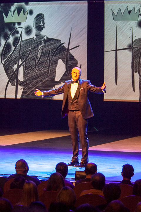 Geert Hoste King @ Stadsschouwburg, picture 2, photographed by Koen Rondelez - FrontView Magazine