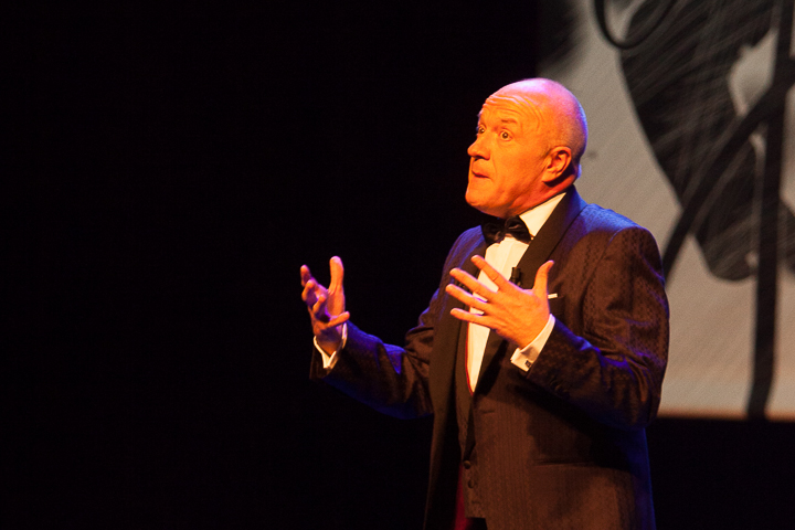 Geert Hoste King @ Stadsschouwburg, picture 6, photographed by Koen Rondelez - FrontView Magazine