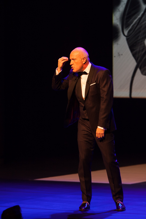 Geert Hoste King @ Stadsschouwburg, picture 15, photographed by Koen Rondelez - FrontView Magazine