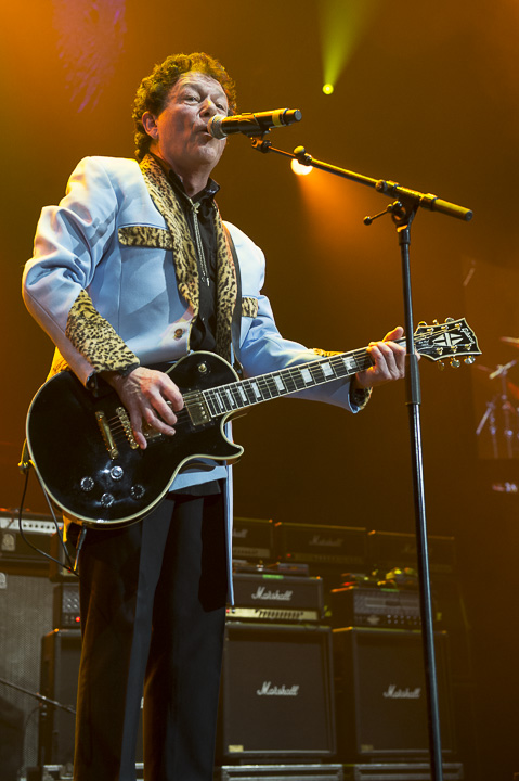 Golden years 25th edition @ sportpaleis, picture 2, photographed by Steven Stausens - FrontView Magazine